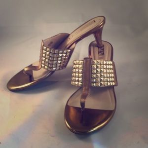 Ellen Tracy kitten heel gold sandals size 10M